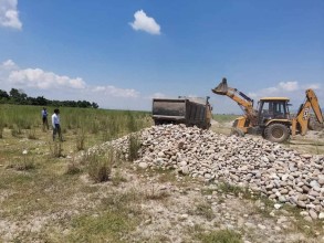 दाङका स्थानीय तहले नदिजन्य पदार्थको निकासीलाई व्यवस्थित गर्दै